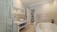 Bathroom 1 - 13 square meters of property in Simbithi Eco Estate