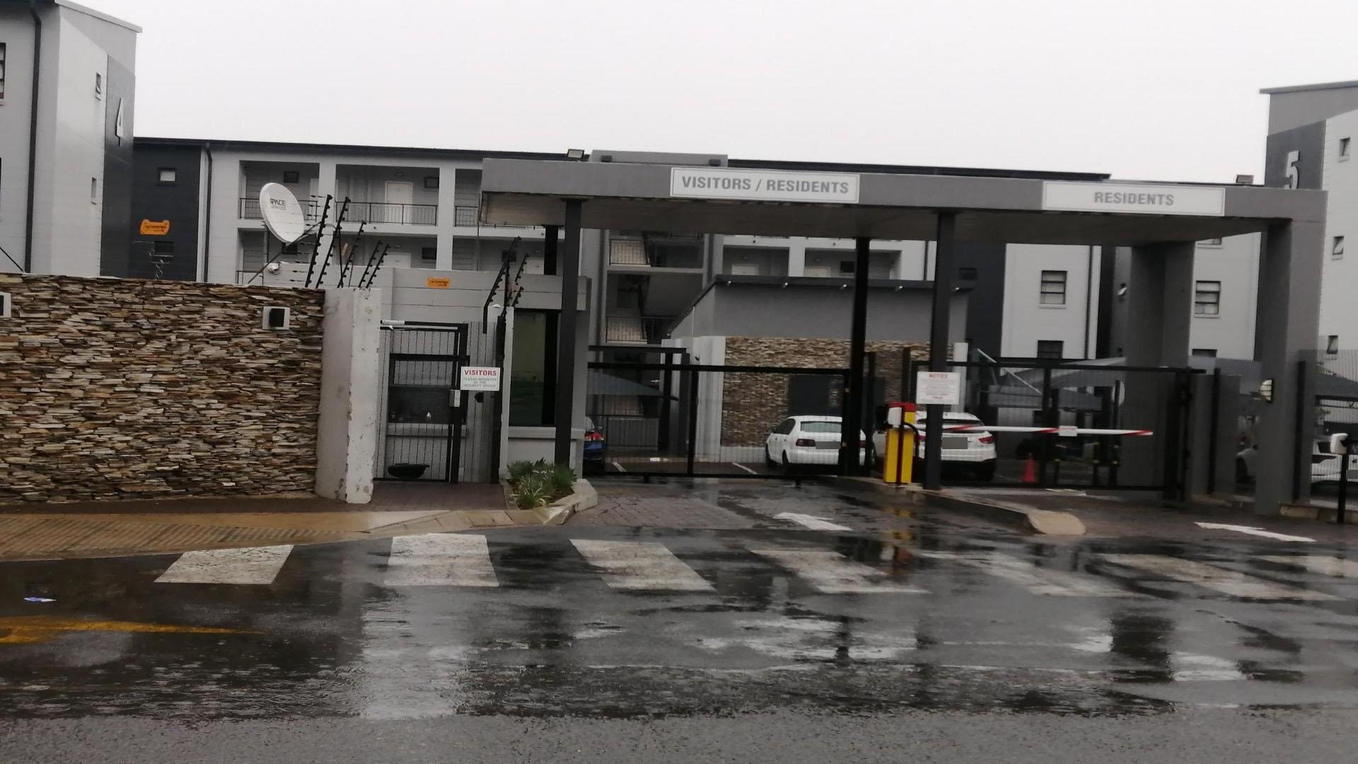 Front View of property in Grand Central