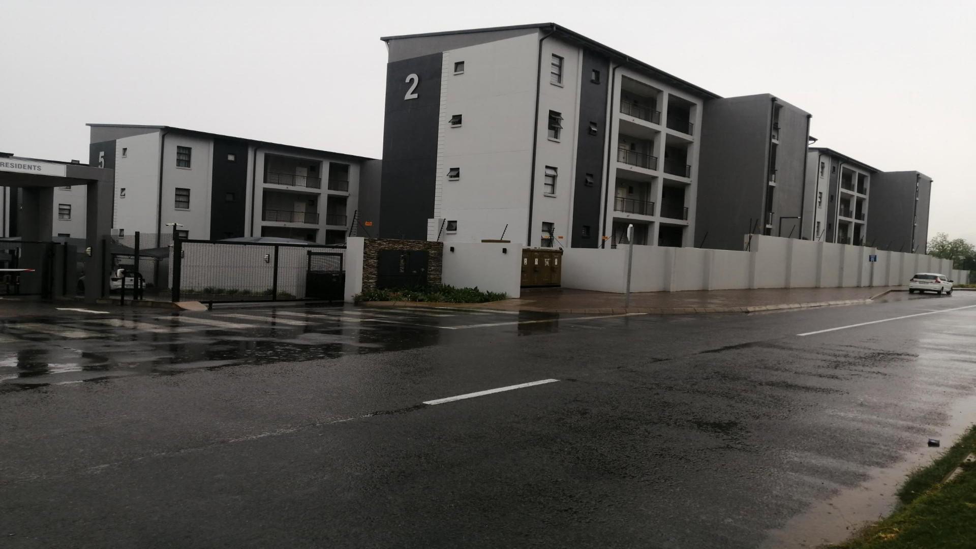 Front View of property in Grand Central