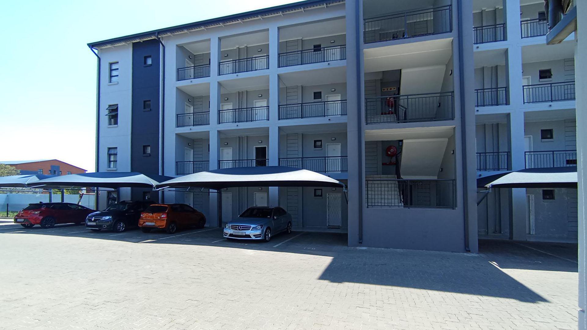 Front View of property in Grand Central