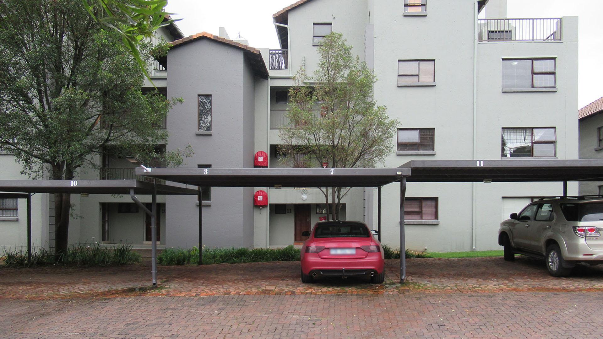 Front View of property in Paulshof
