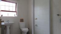 Bathroom 1 - 5 square meters of property in Paulshof