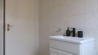 Main Bathroom - 5 square meters of property in Paulshof