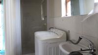 Bathroom 2 - 4 square meters of property in Paulshof