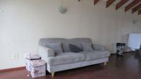 Lounges - 51 square meters of property in Paulshof
