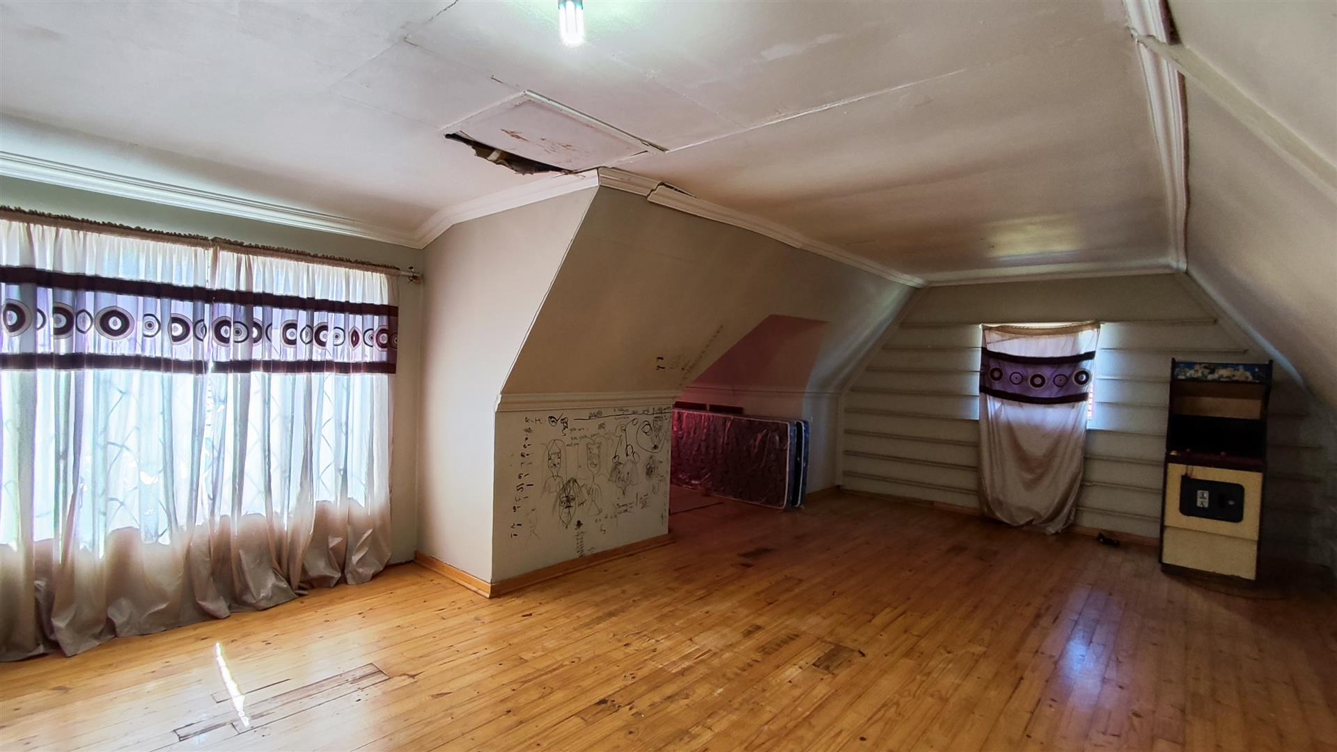 Entertainment - 49 square meters of property in Crystal Park