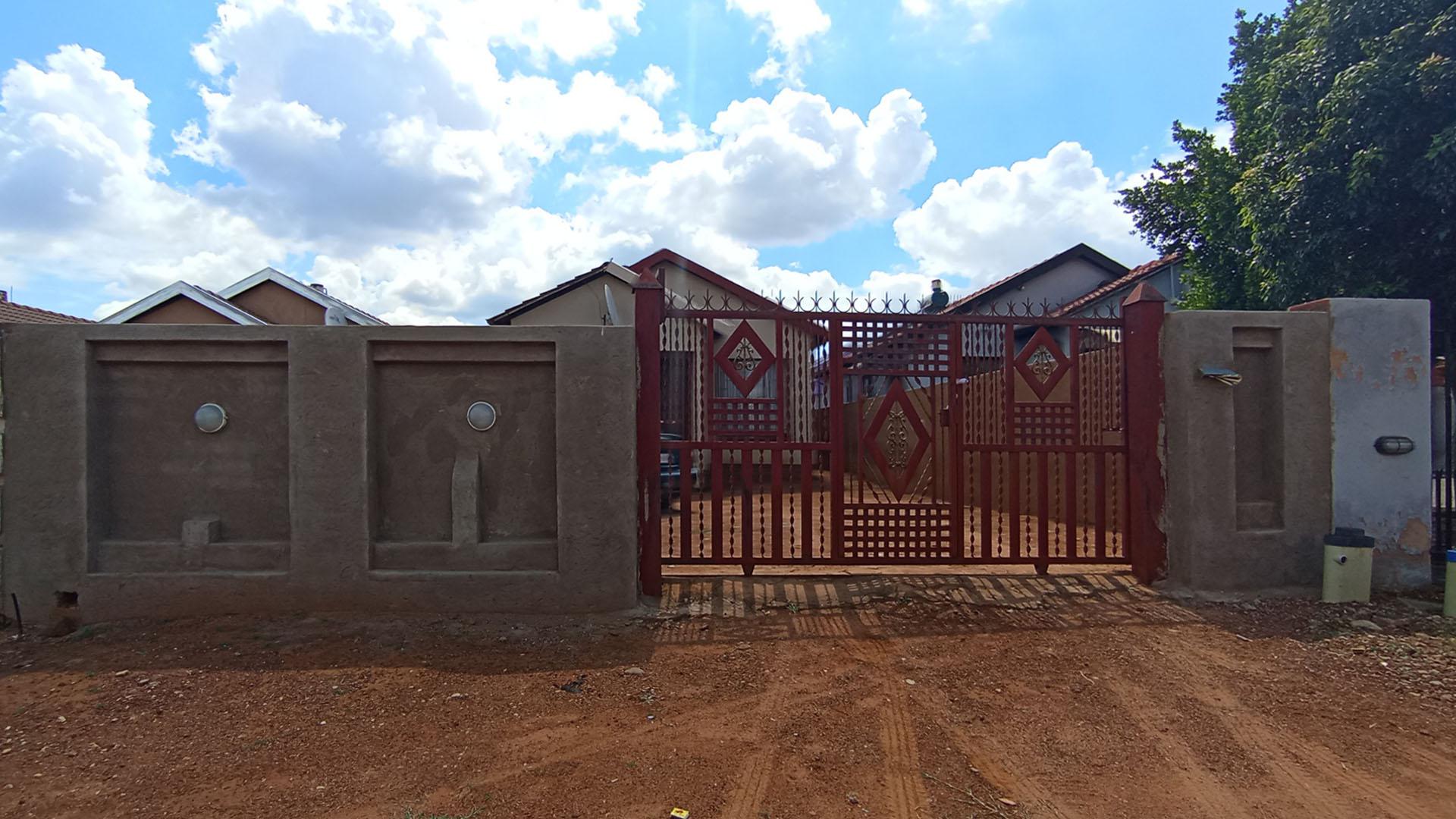 Front View of property in Soshanguve East