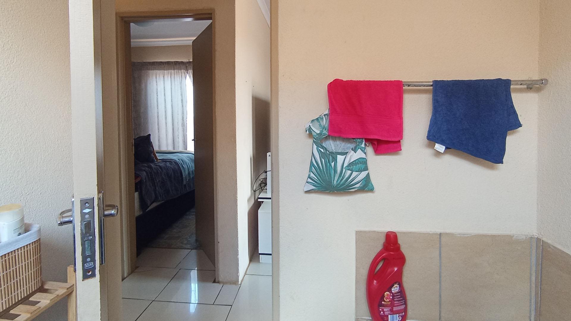 Bathroom 1 - 4 square meters of property in Soshanguve East