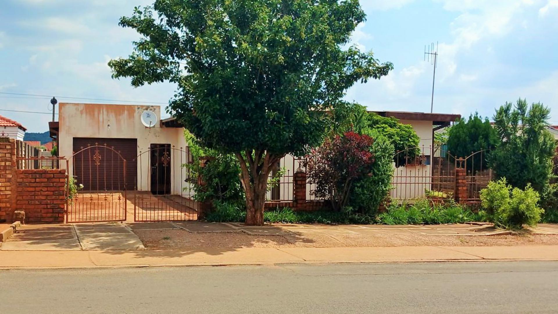Front View of property in Ga-Rankuwa