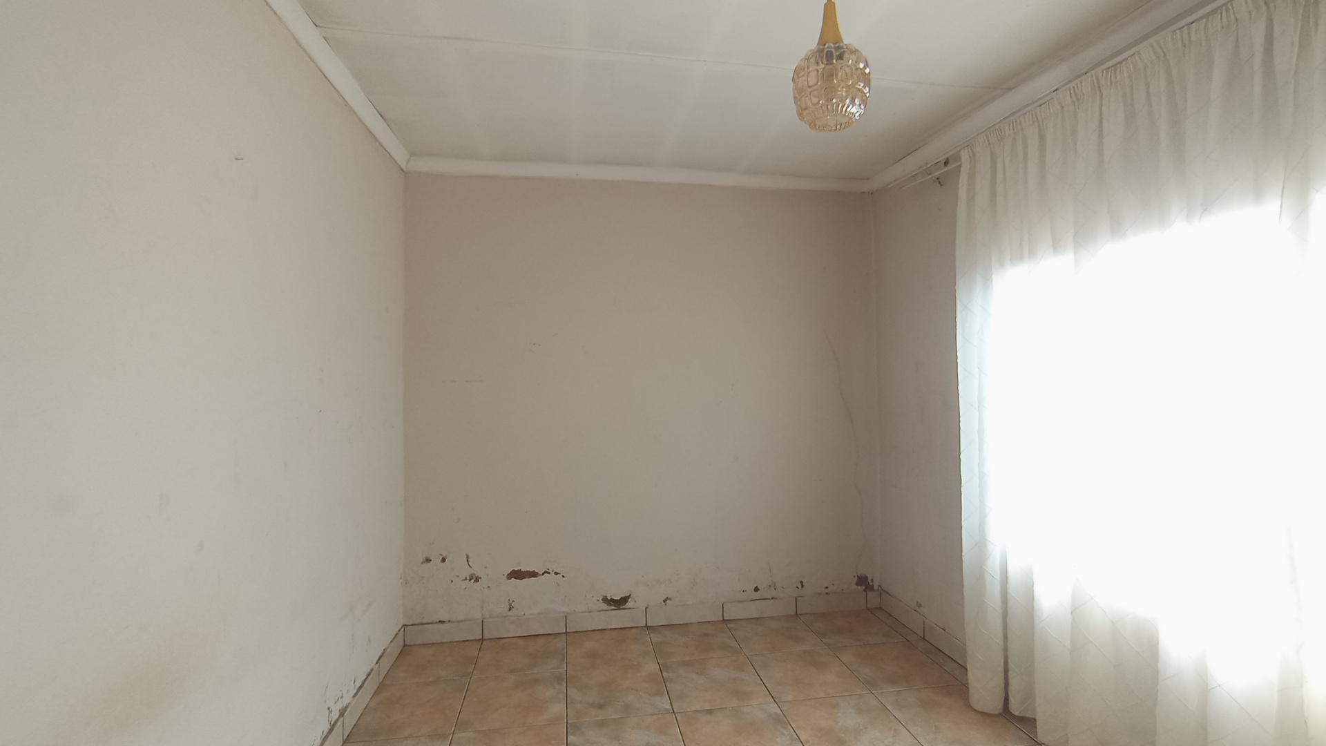 Bed Room 3 - 15 square meters of property in Ga-Rankuwa