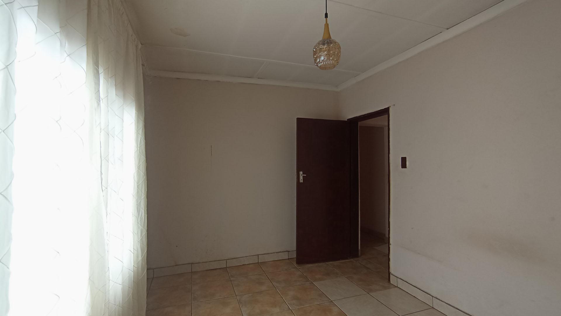 Bed Room 3 - 15 square meters of property in Ga-Rankuwa