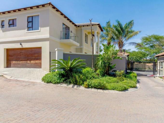 4 Bedroom House for Sale For Sale in Halfway Gardens - MR671168