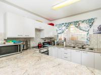  of property in Die Hoewes