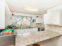  of property in Die Hoewes