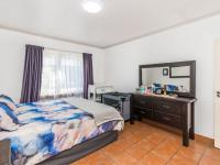  of property in Die Hoewes