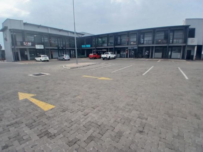 Commercial to Rent in Cashan - Property to rent - MR671185