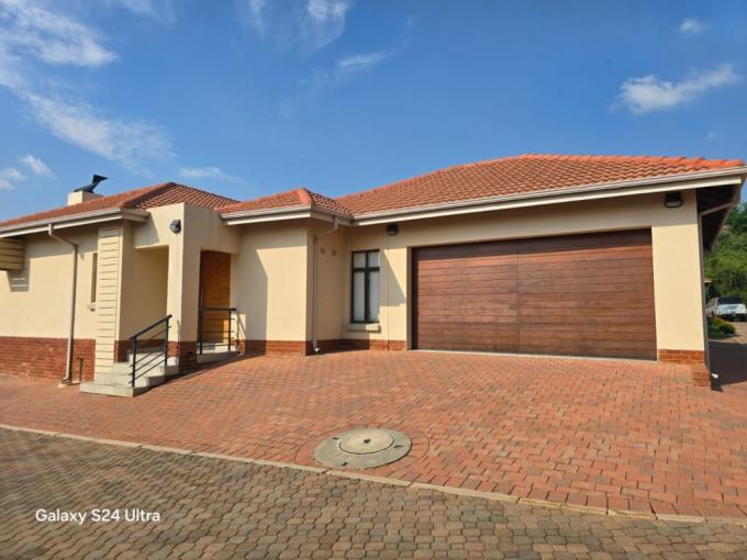 2 Bedroom House for Sale For Sale in Hartbeespoort - MR671203