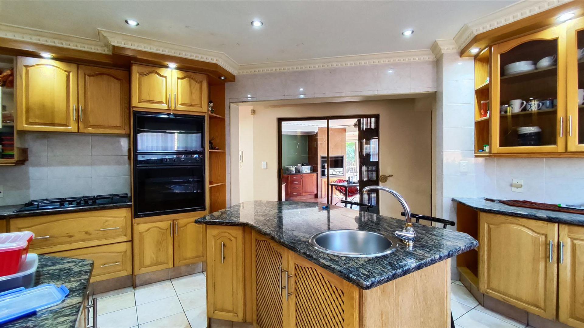 Kitchen - 16 square meters of property in Meyersdal