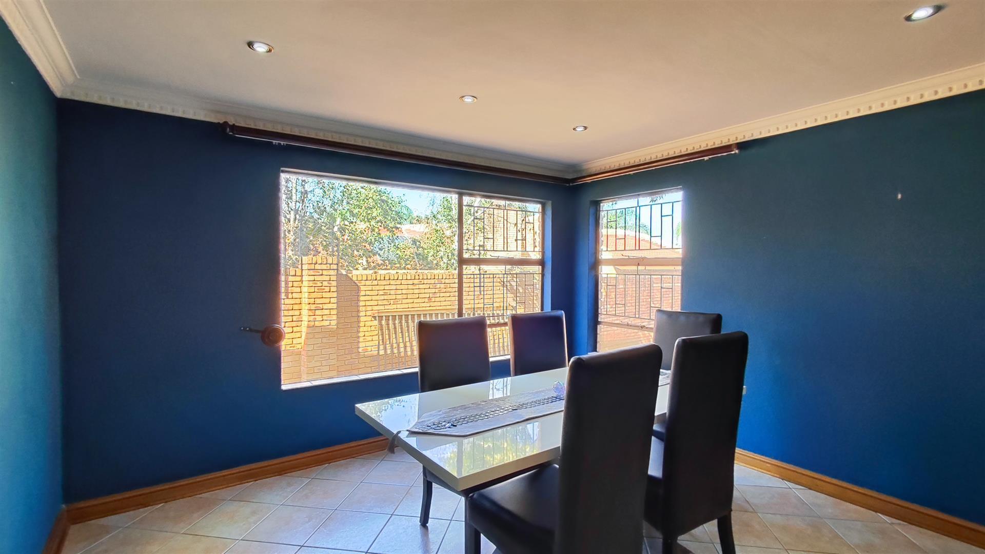 Dining Room - 16 square meters of property in Meyersdal