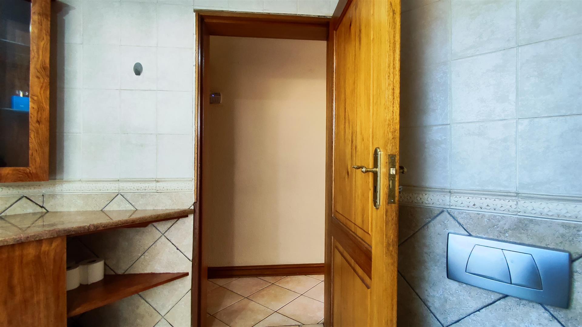 Guest Toilet - 7 square meters of property in Meyersdal