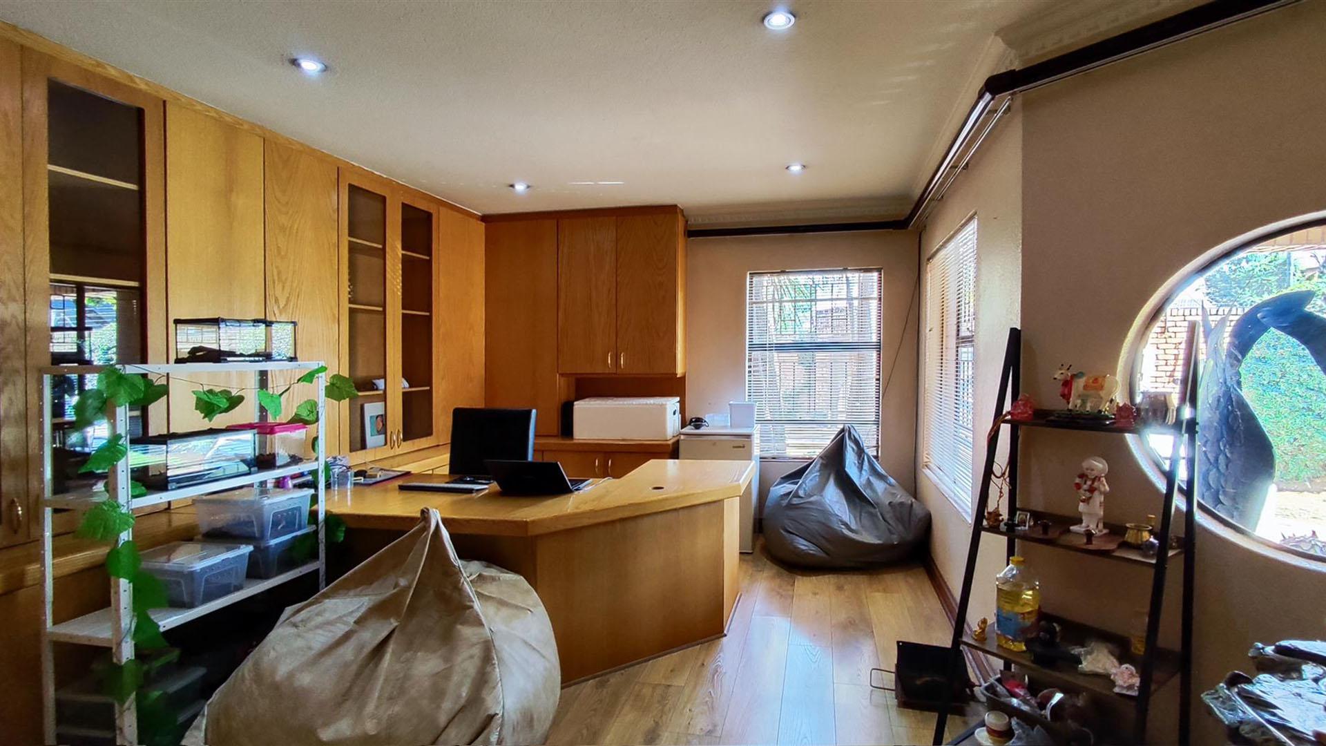 Study - 17 square meters of property in Meyersdal