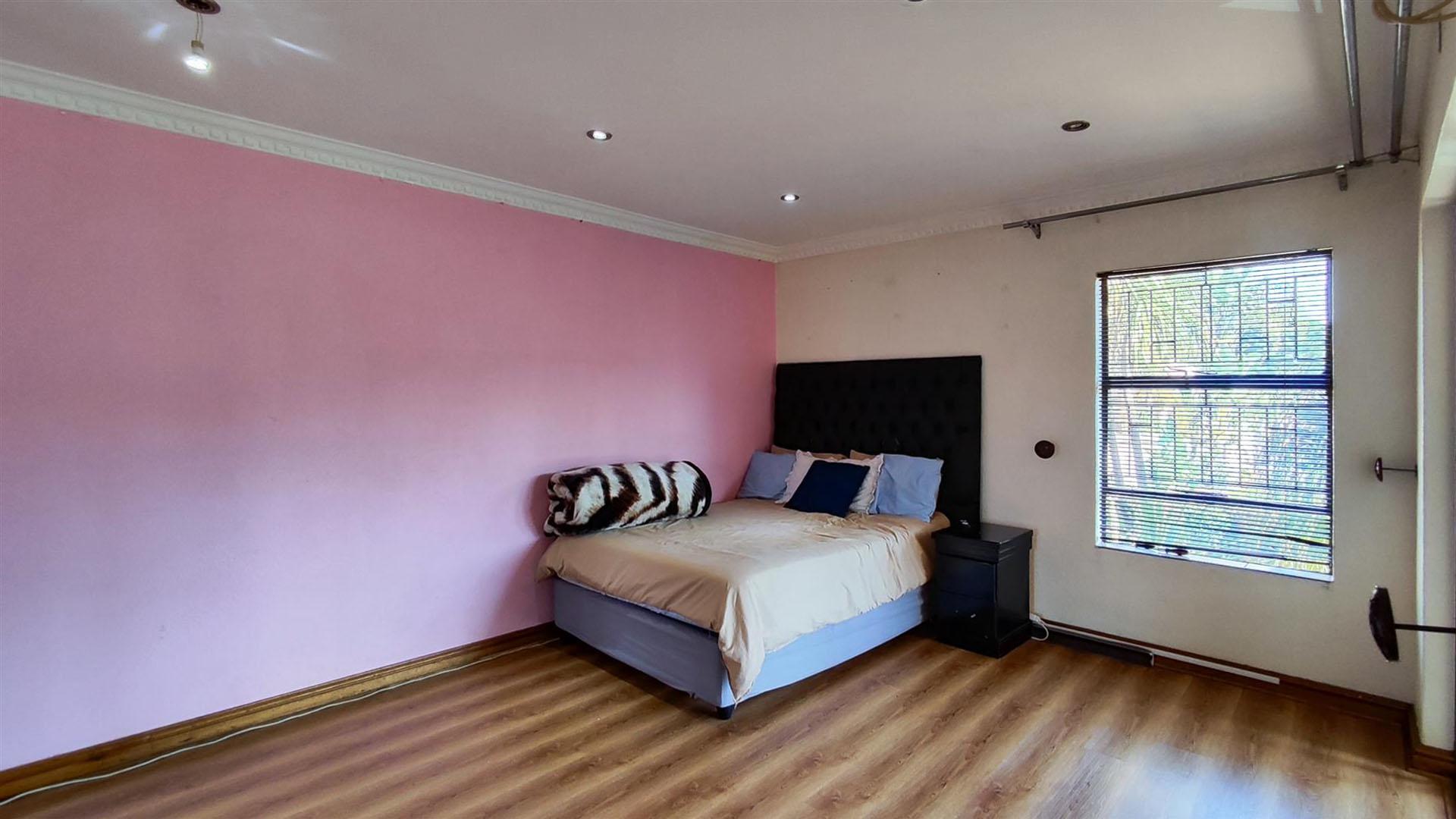 Bed Room 1 - 20 square meters of property in Meyersdal