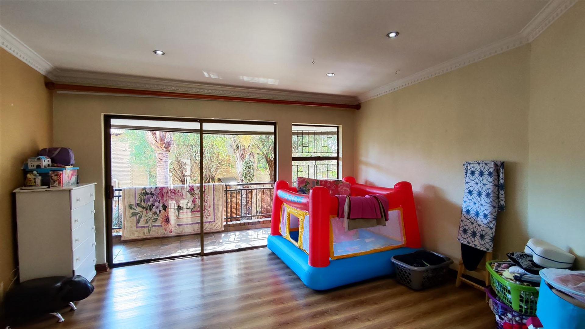 Bed Room 3 - 21 square meters of property in Meyersdal