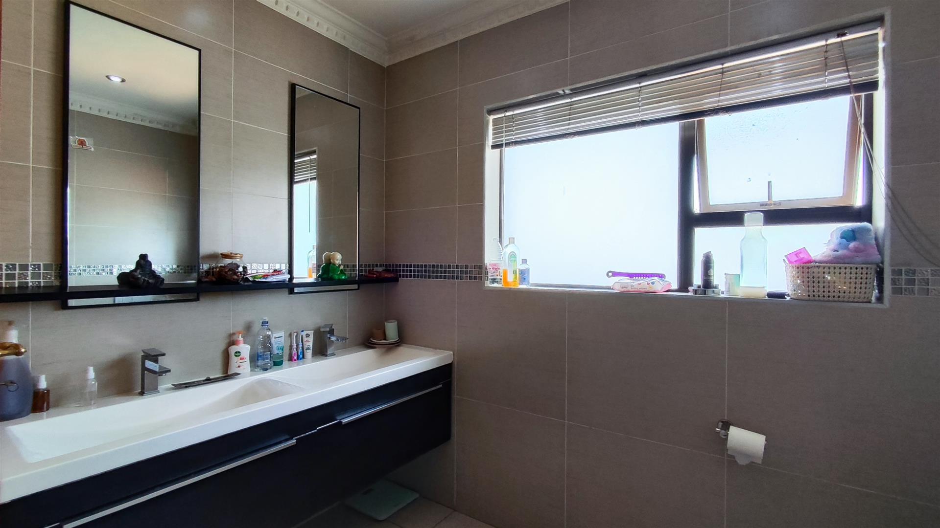 Main Bathroom - 11 square meters of property in Meyersdal
