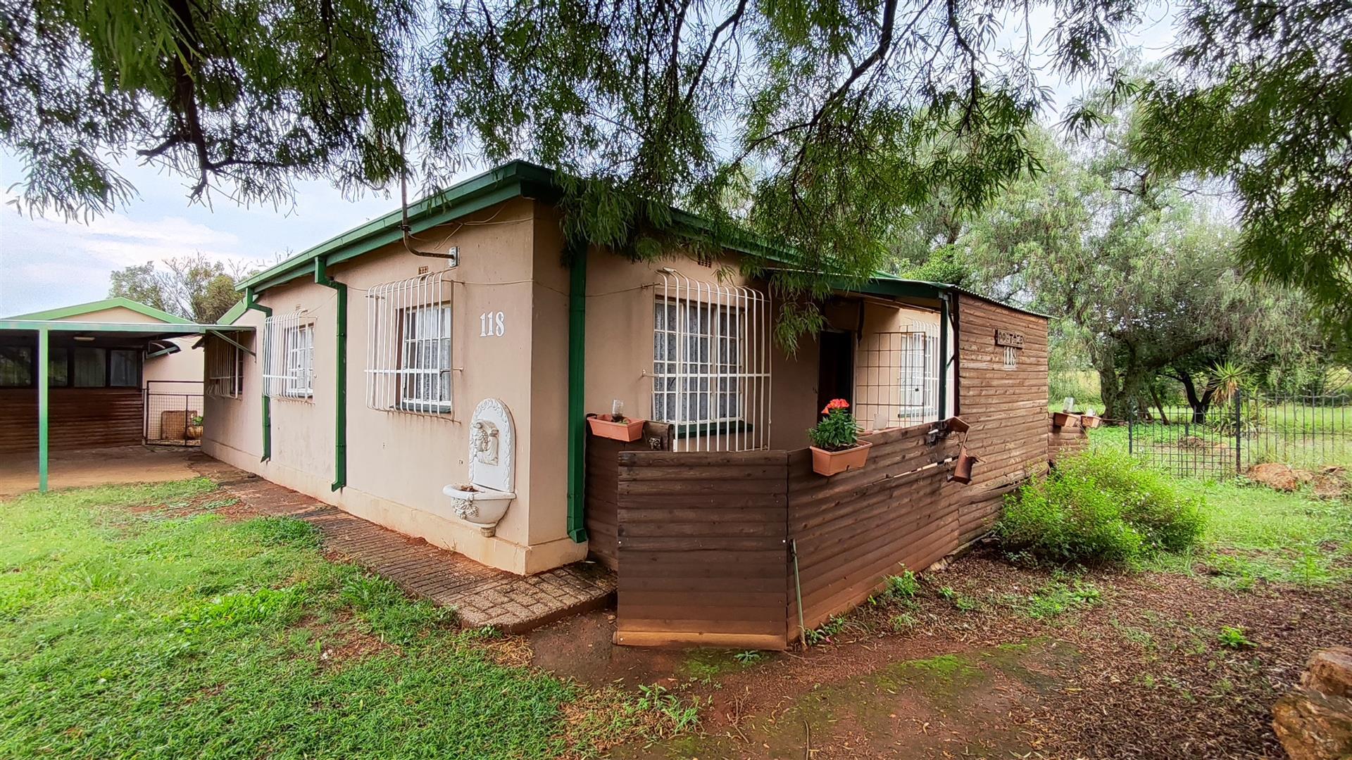 Front View of property in Daleside