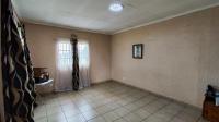 Lounges - 20 square meters of property in Daleside