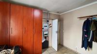 Bed Room 1 - 14 square meters of property in Daleside