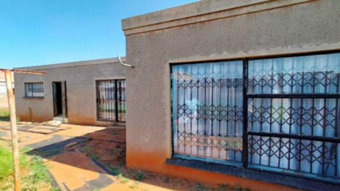 SA Home Loans Sale in Execution 2 Bedroom Freehold Residence for Sale in Drieziek - MR671256