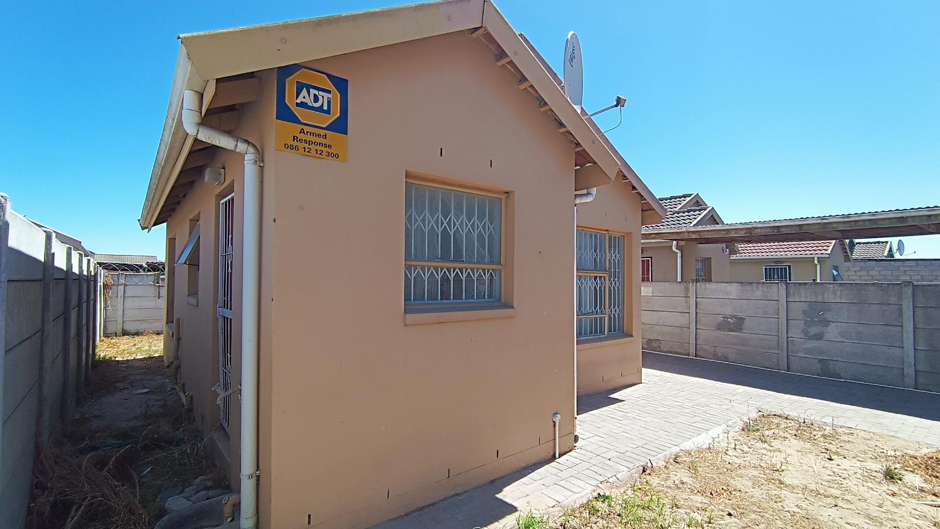 Front View of property in Scottsdene