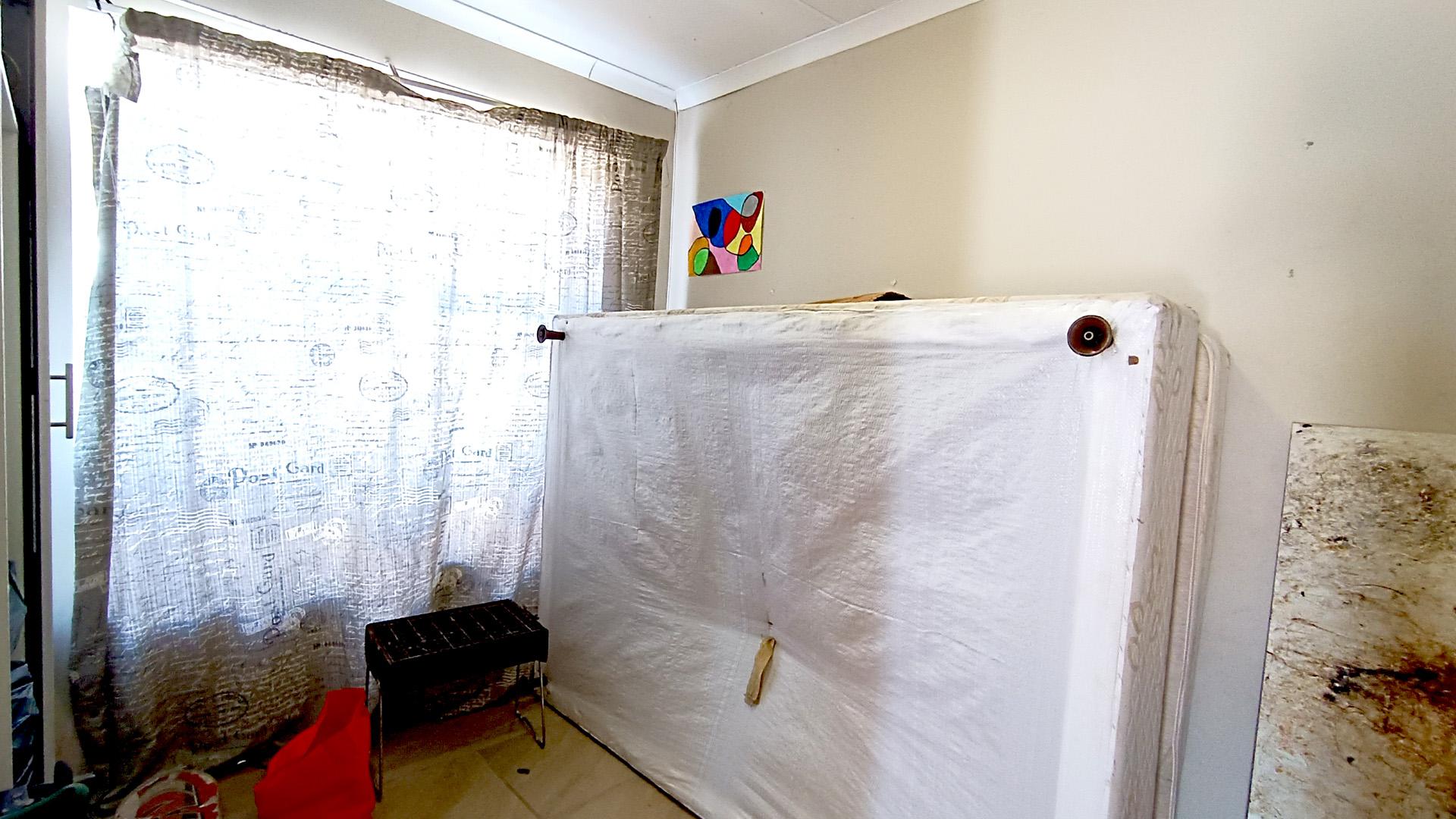 Bed Room 1 - 8 square meters of property in Scottsdene