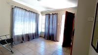 Lounges - 10 square meters of property in Scottsdene