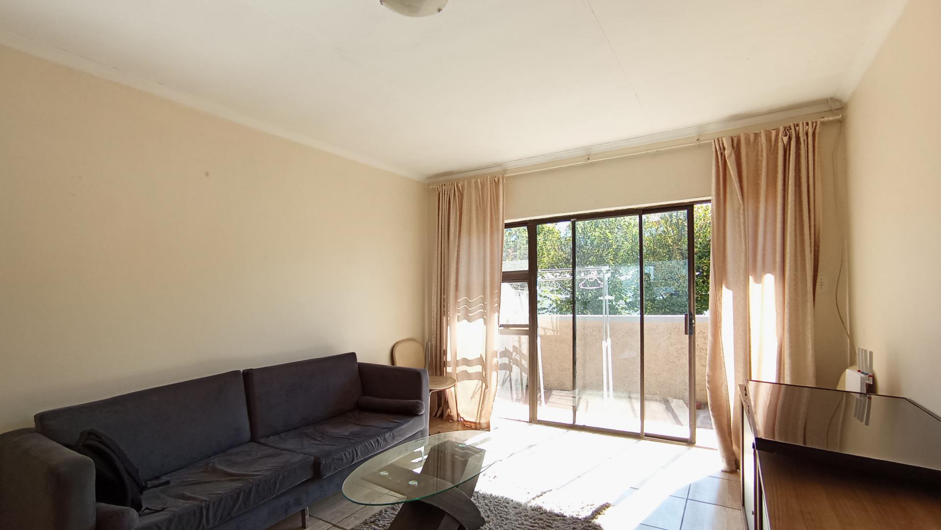 Lounges - 24 square meters of property in Buccleuch