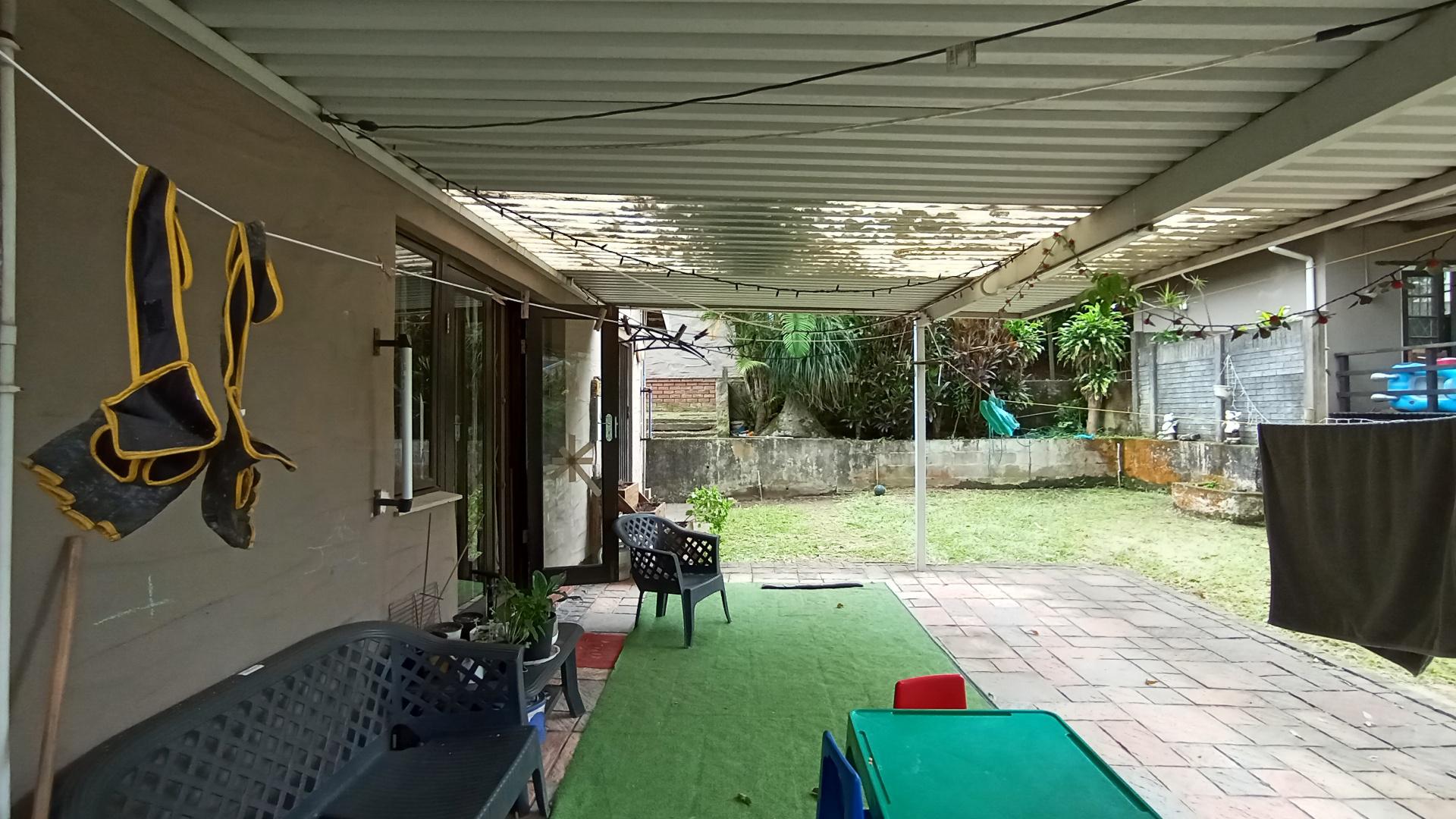Patio - 34 square meters of property in Queensburgh