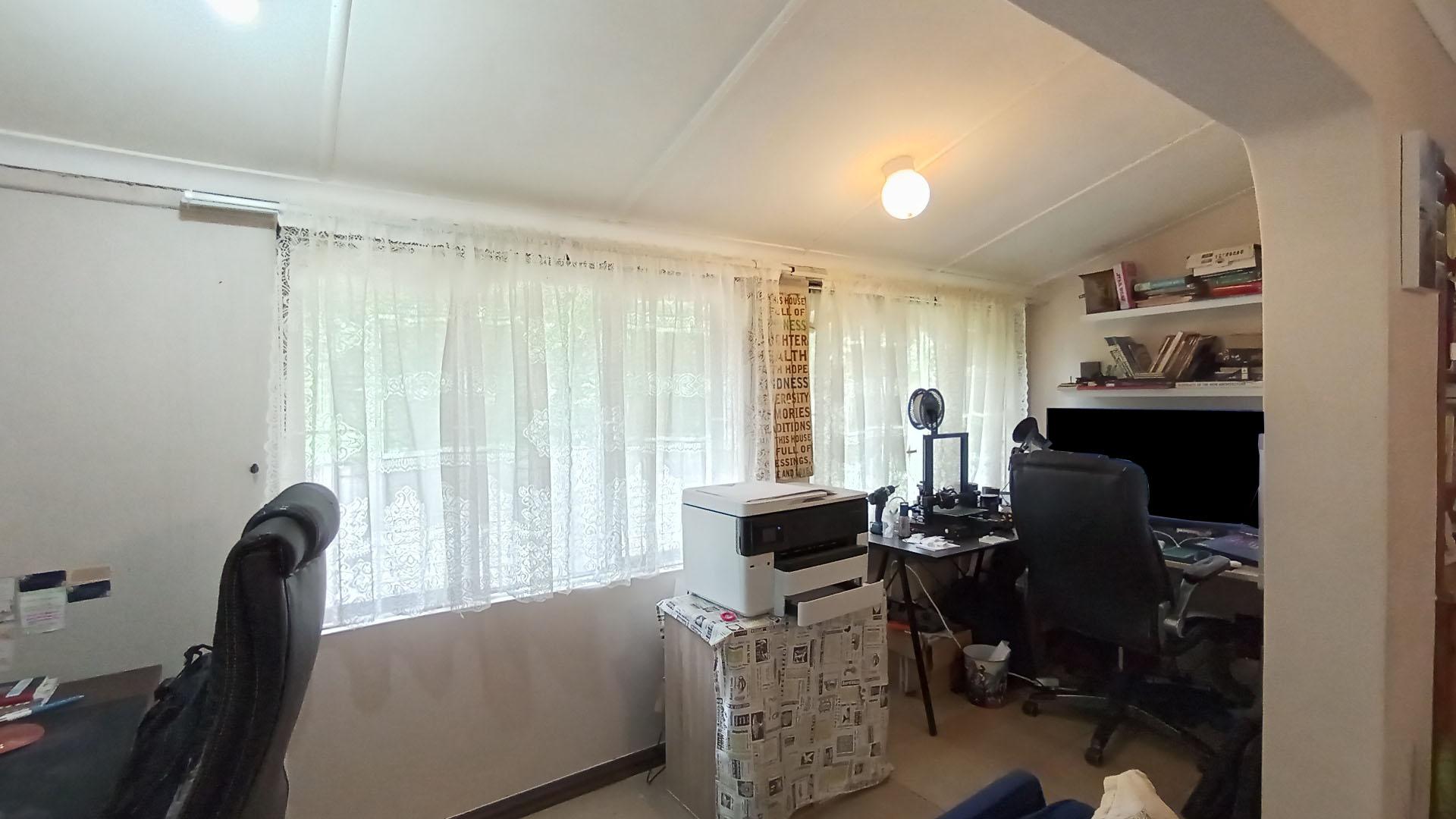 Rooms - 17 square meters of property in Queensburgh