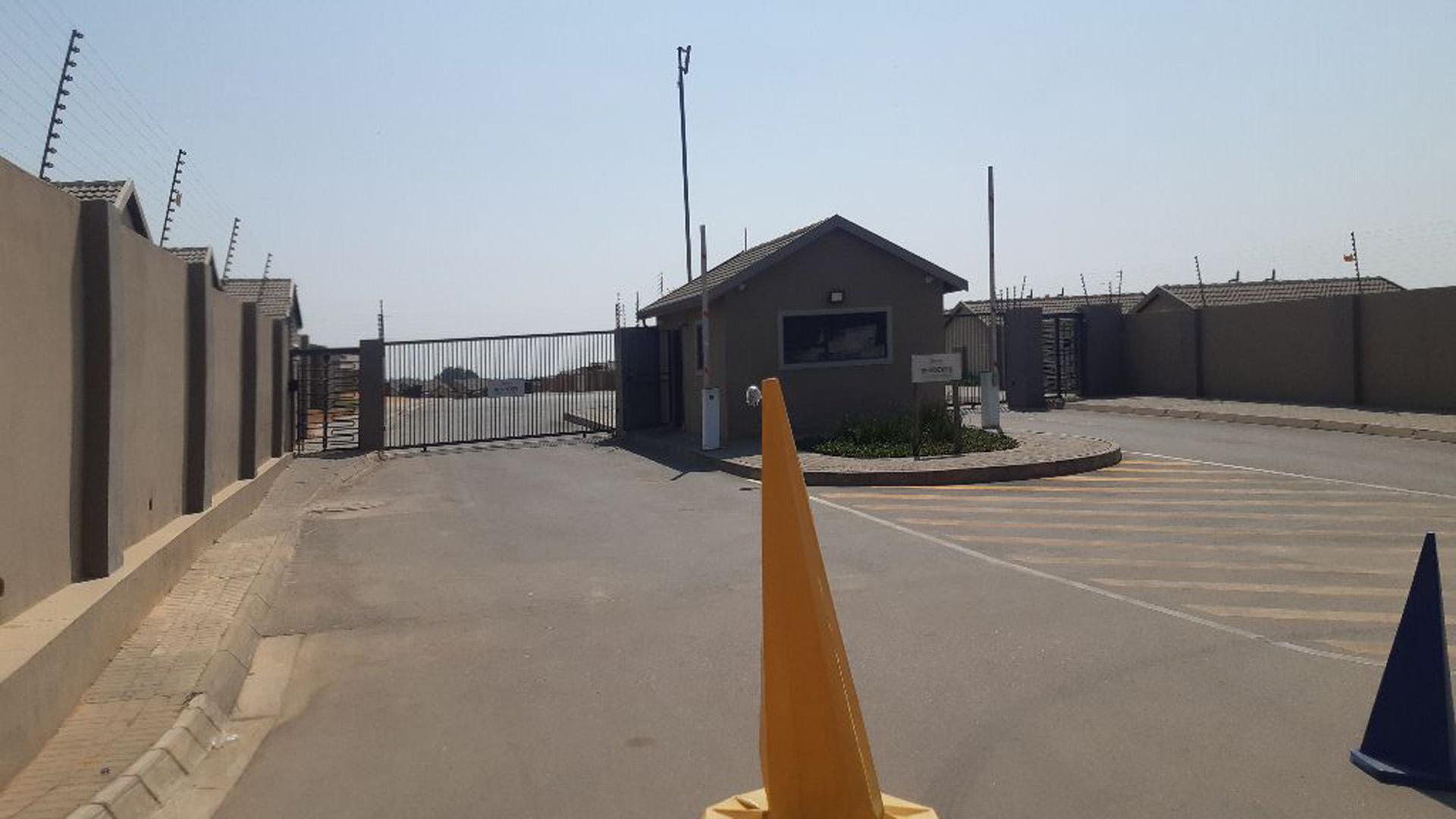 Front View of property in Tirong 