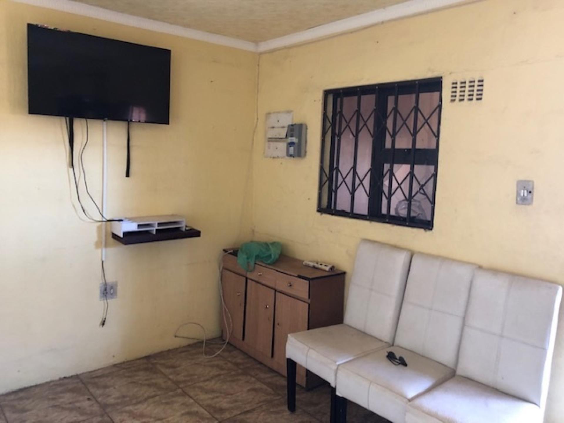 Lounges of property in Esikhawini