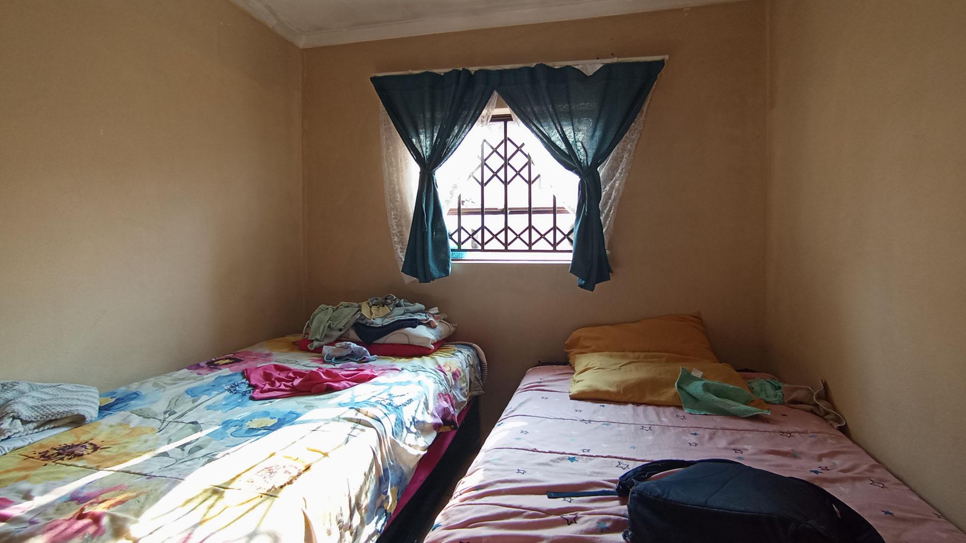 Bed Room 2 - 9 square meters of property in Clayville