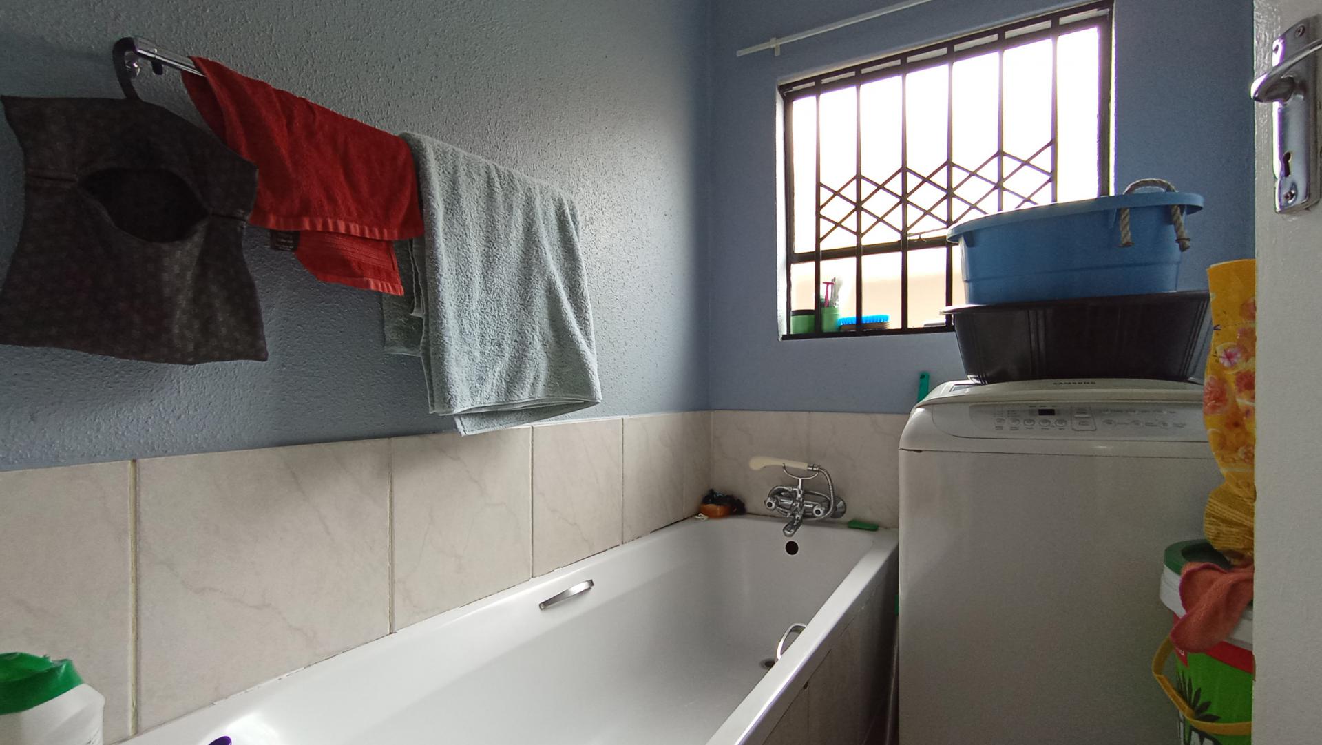 Bathroom 2 - 4 square meters of property in Riverlea - JHB