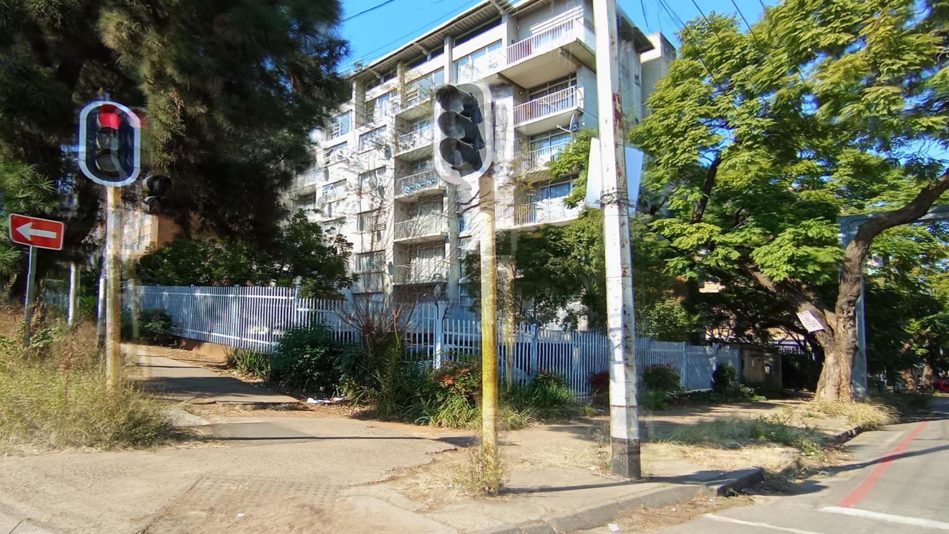Front View of property in Arcadia