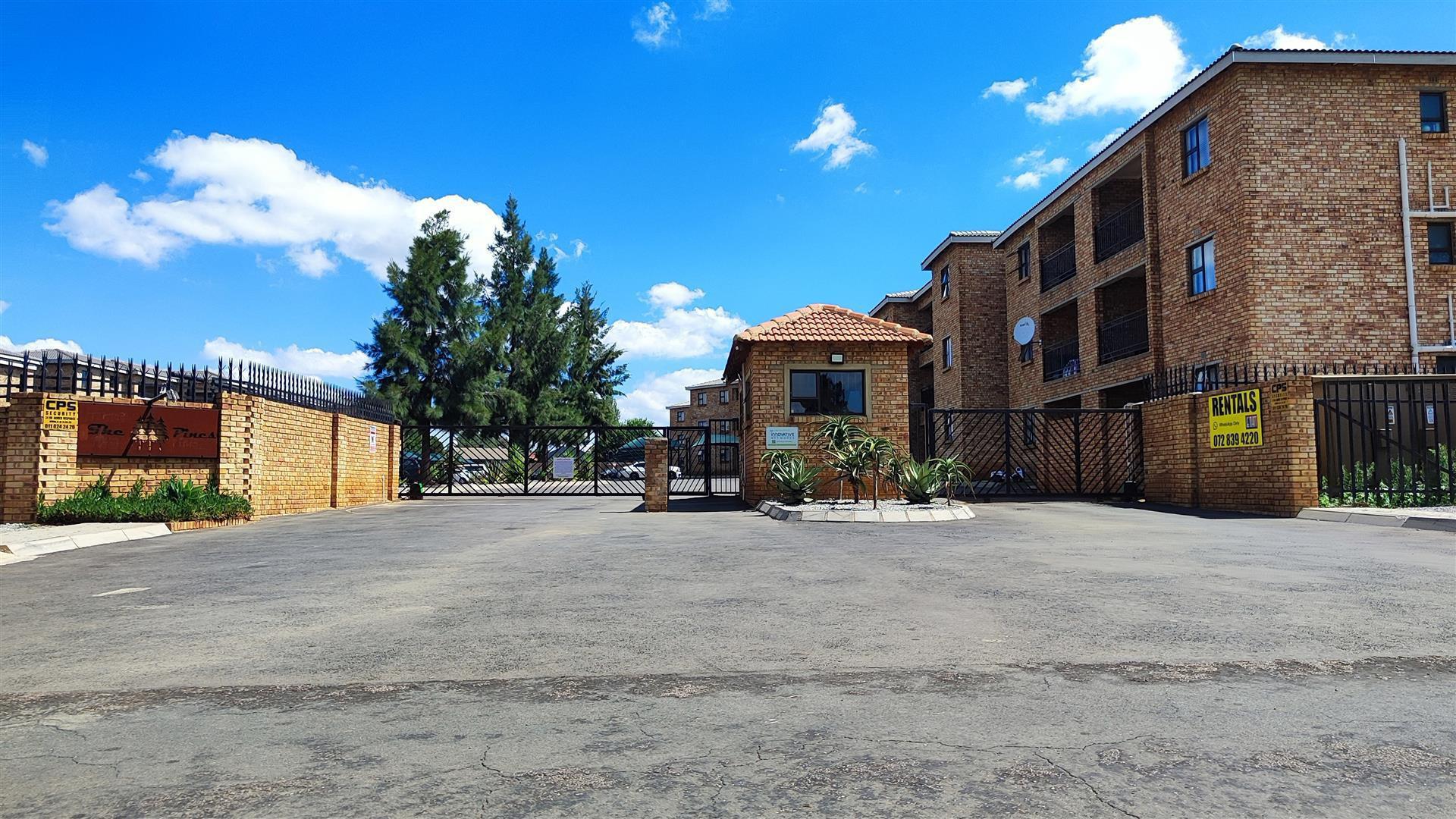 Front View of property in Albertsdal