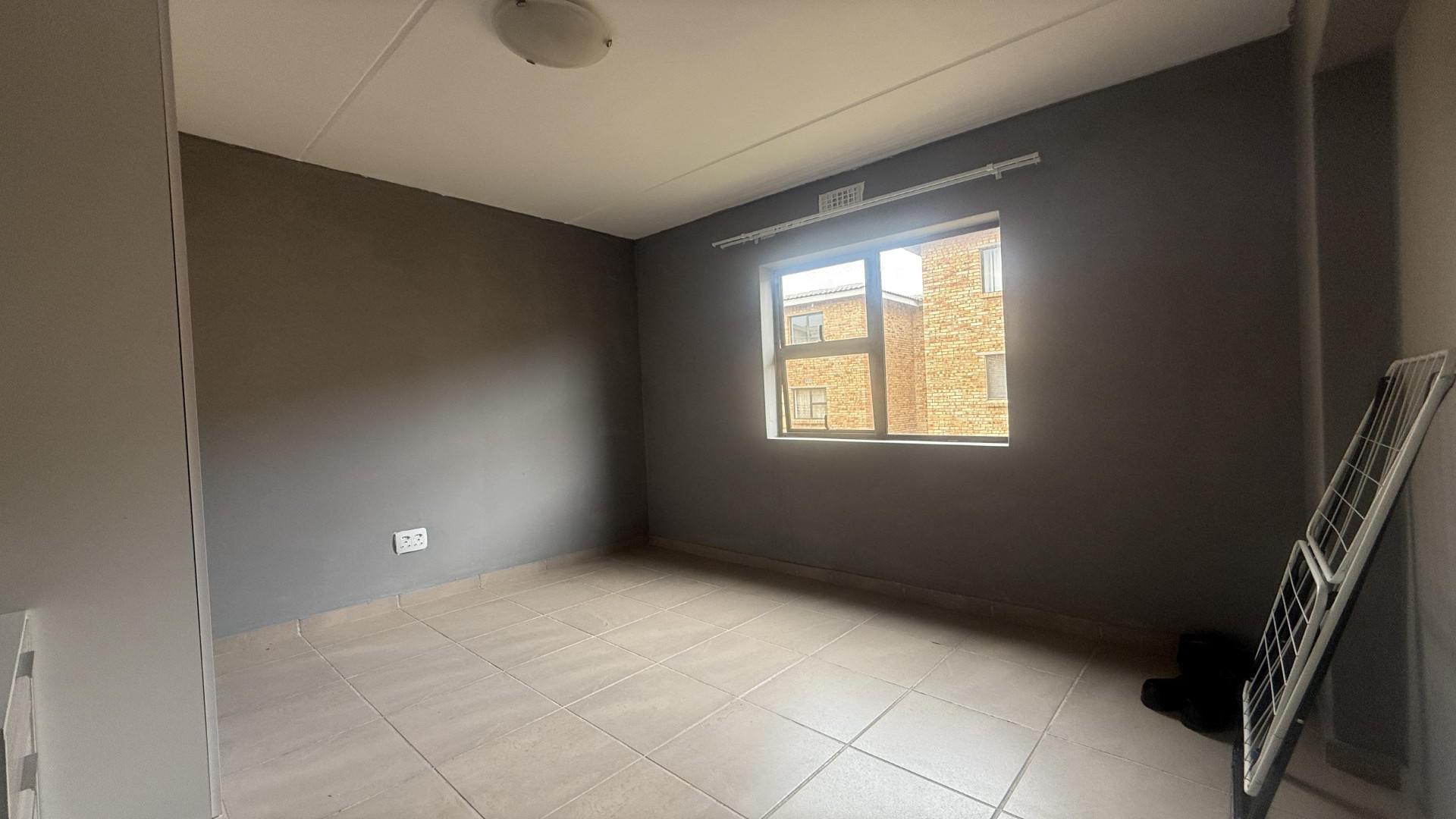 Bed Room 2 of property in Albertsdal