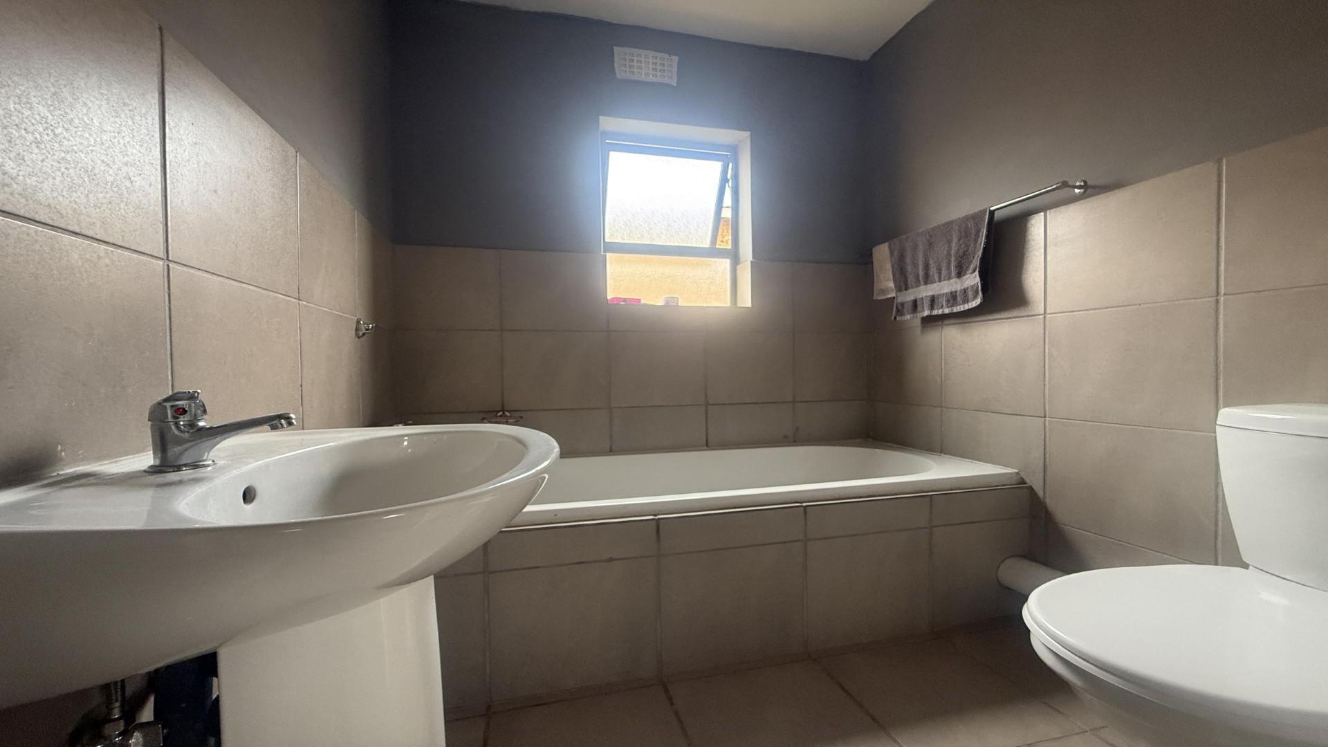 Bathroom 1 of property in Albertsdal