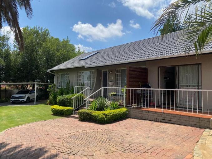 3 Bedroom House for Sale For Sale in Isandovale - MR671351