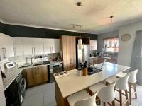 2 Bedroom 2 Bathroom Simplex to Rent for sale in Centurion Central