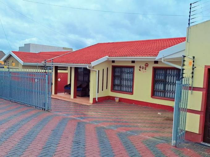 2 Bedroom House for Sale For Sale in Mdantsane - MR671374