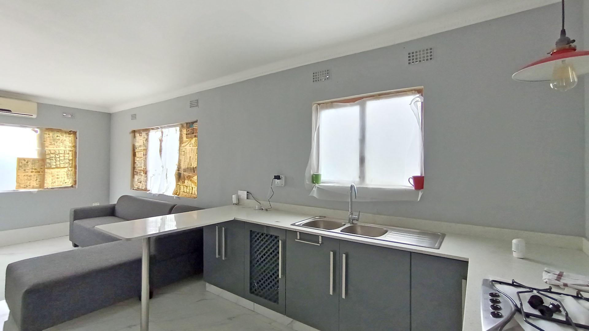 Kitchen - 11 square meters of property in Valdin Heights